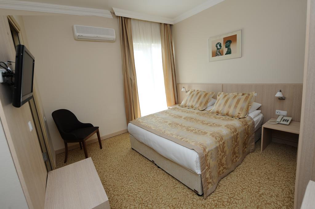 Hotel Suix Lara Antalya Exterior photo